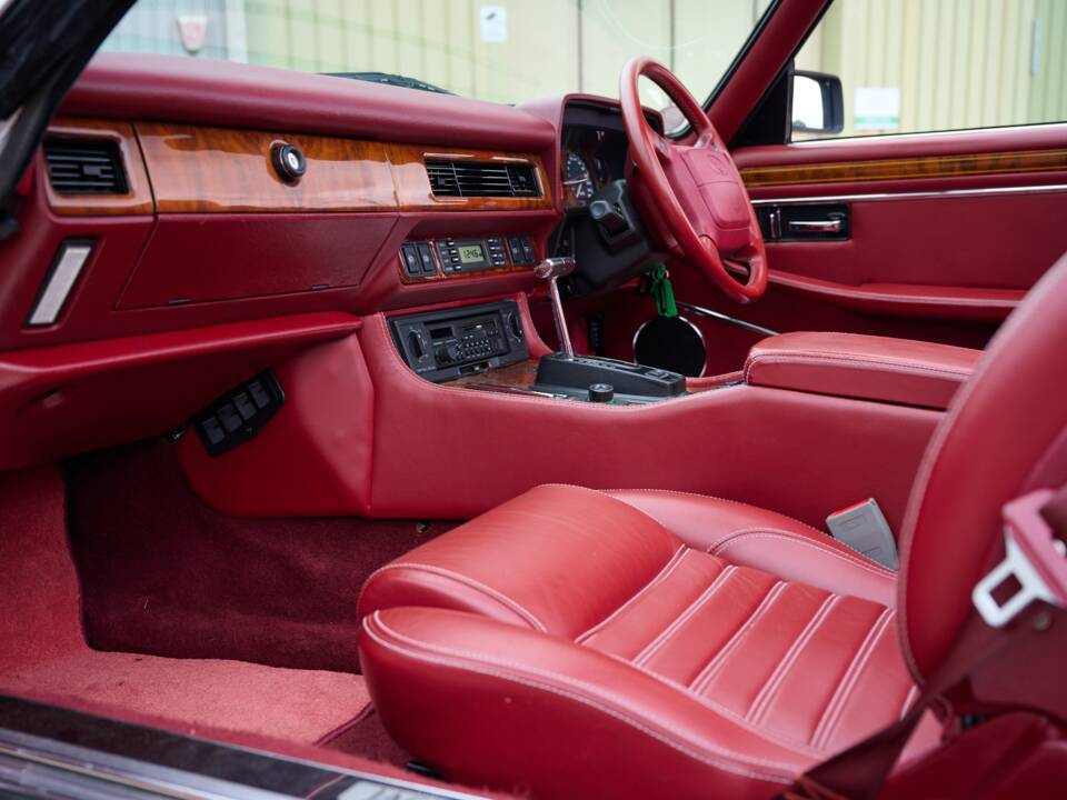 Image 13/50 of Jaguar XJS 6.0 (1993)