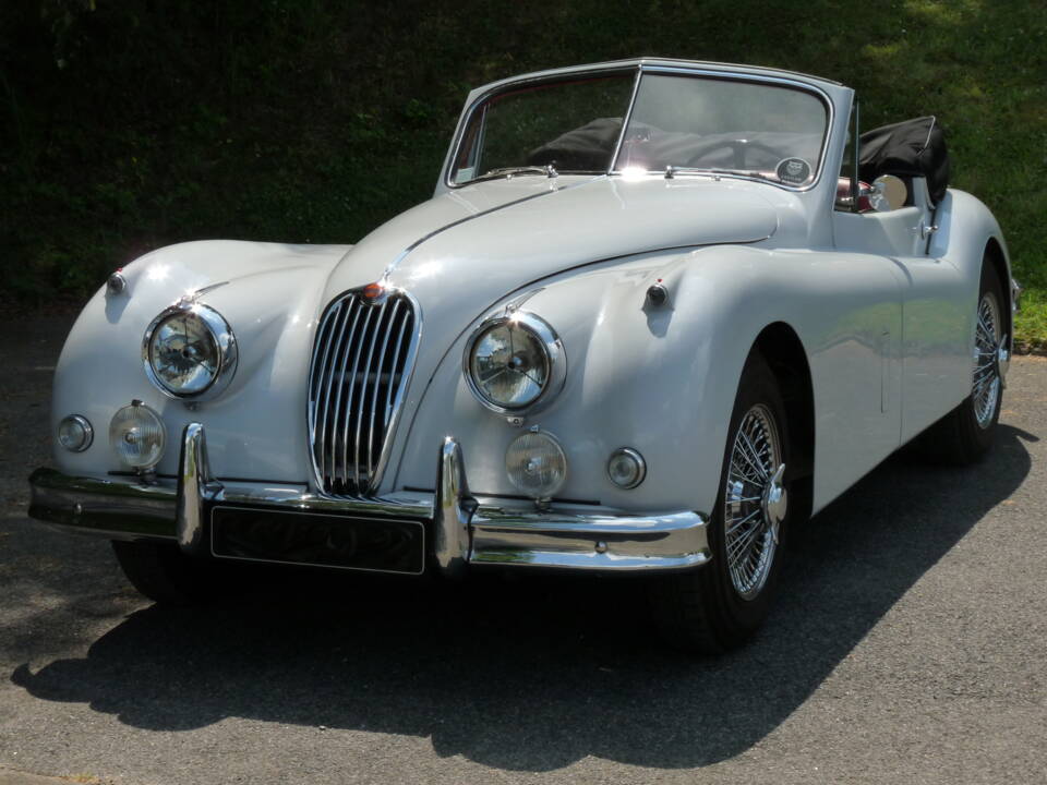 Immagine 6/22 di Jaguar XK 140 SE DHC (1957)