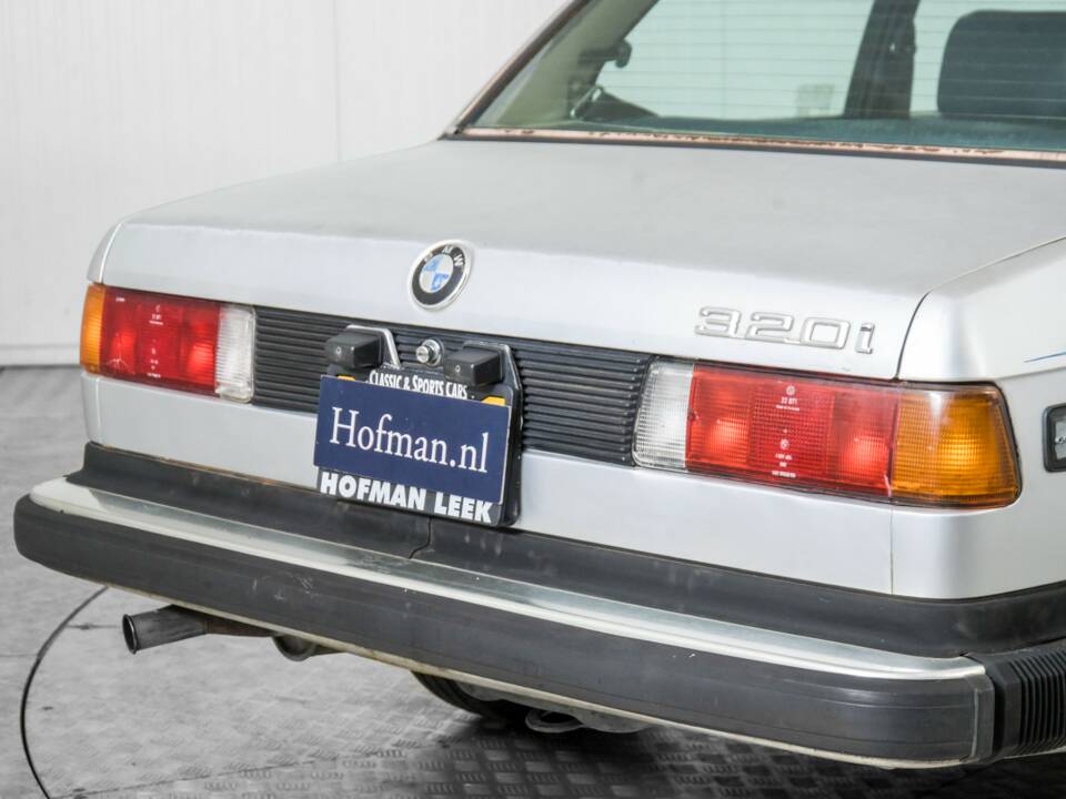 Bild 30/50 von BMW 320i (1981)