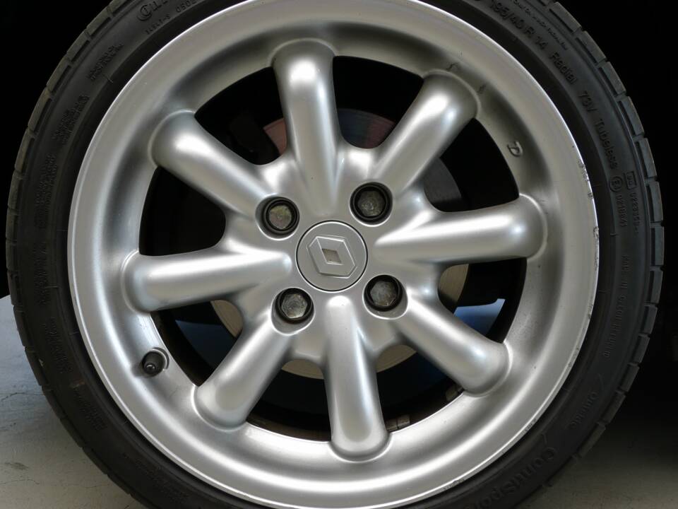 Bild 33/40 von Renault Twingo 1.2 (2000)