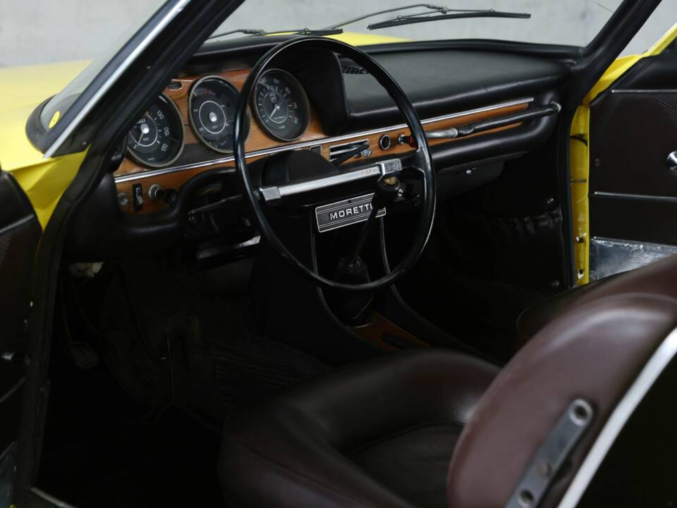 Image 16/48 of Moretti 124 Special GS (1968)