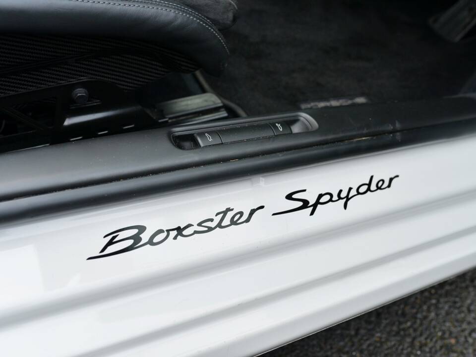 Immagine 18/29 di Porsche Boxster Spyder (2011)