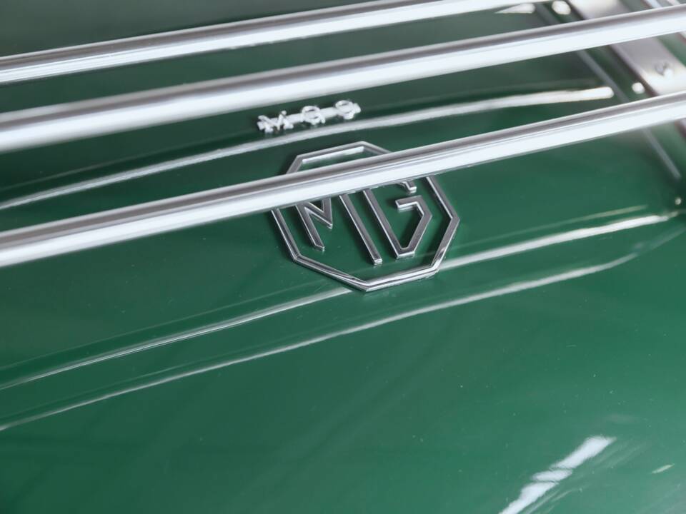Image 41/41 of MG MGC (1969)