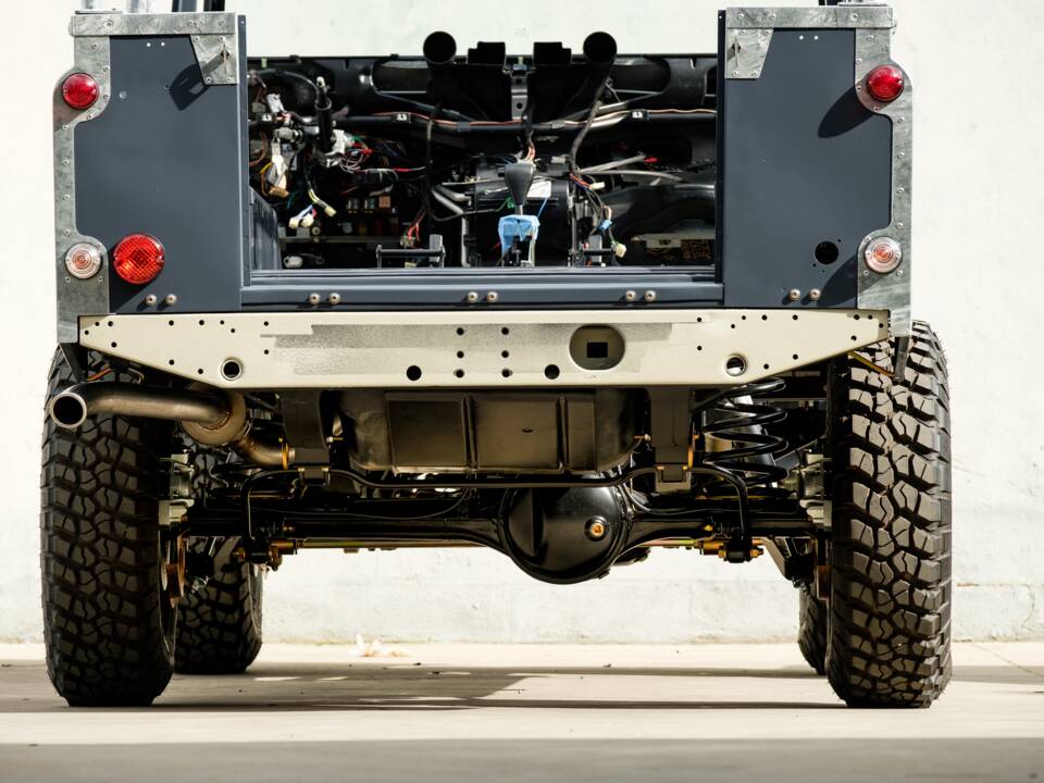 Bild 6/100 von Land Rover Defender 110 (2014)