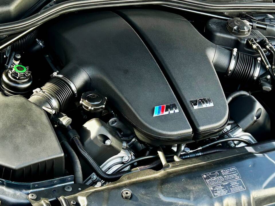 Bild 13/16 von BMW M5 (2005)