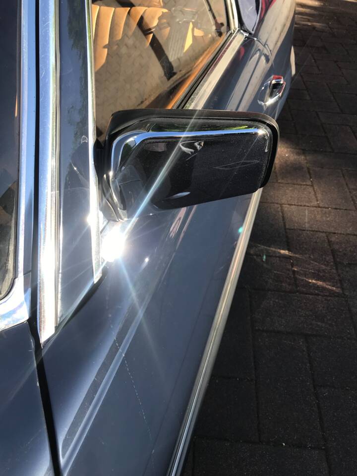 Image 14/53 de Mercedes-Benz 380 SL (1988)