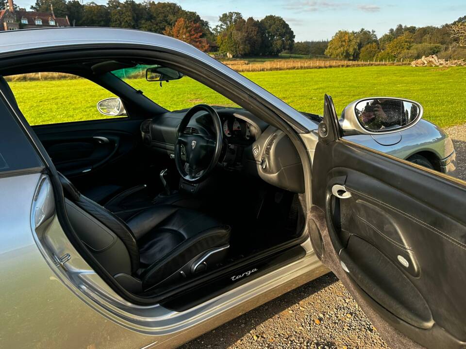 Image 26/54 de Porsche 911 Carrera (2003)
