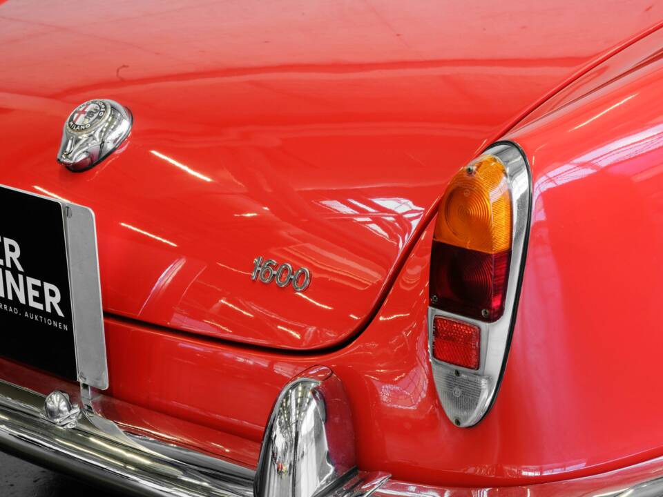 Afbeelding 39/46 van Alfa Romeo Giulia 1600 Spider (1963)
