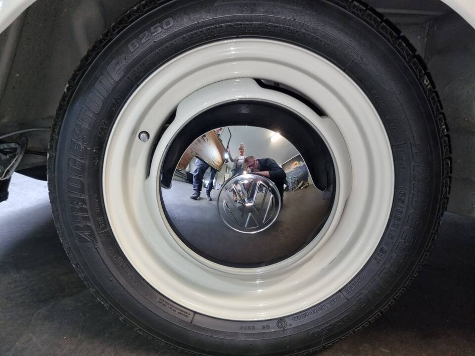 Image 22/30 of Volkswagen T1 Samba 1.2 (1959)