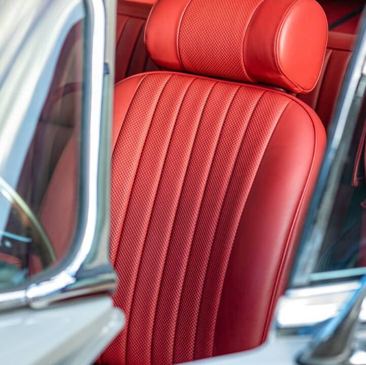 Bild 24/50 von Jaguar E-Type V12 (2+2) (1971)