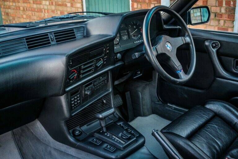 Image 23/61 of BMW 635 CSi (1989)