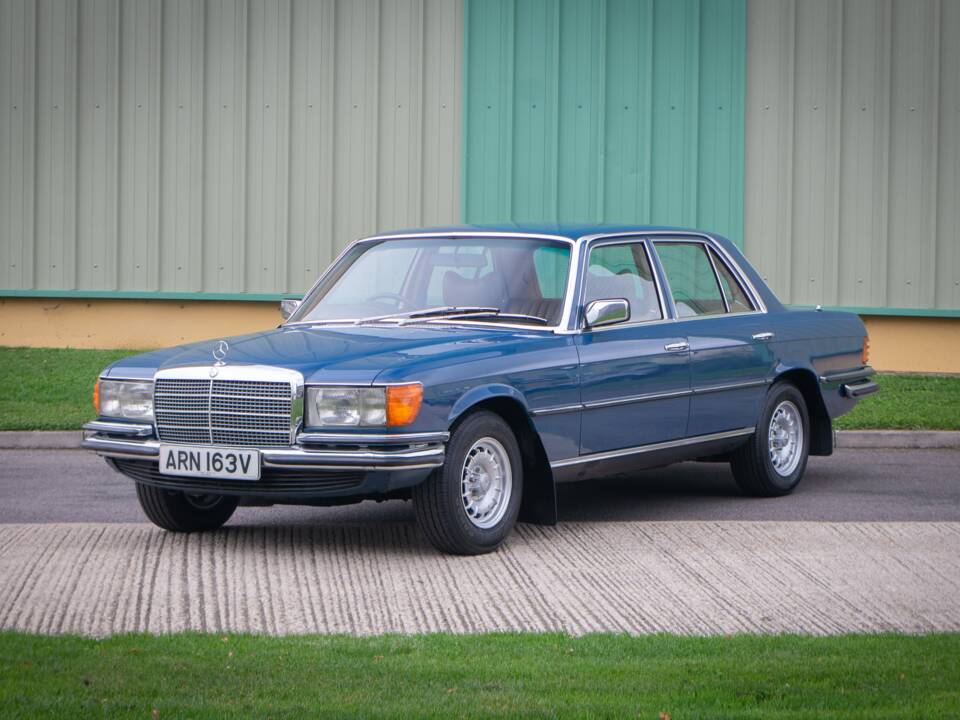 Immagine 7/31 di Mercedes-Benz 280 SE (1980)