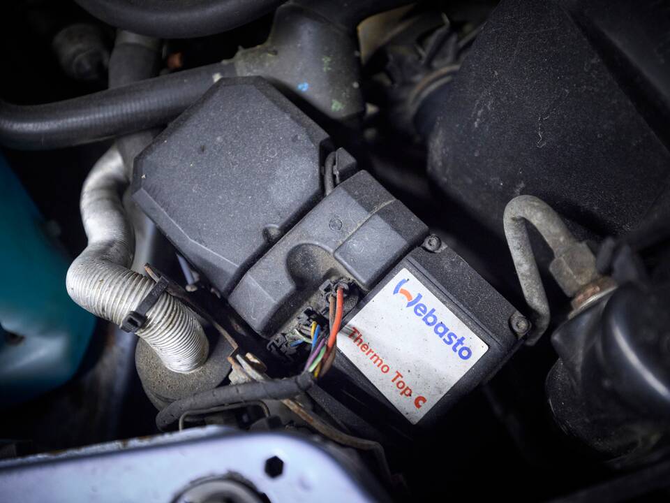 Image 99/100 of Mercedes-Benz 230 TE (1990)
