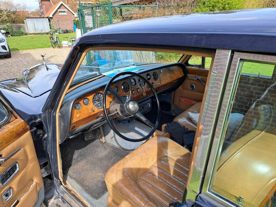 Image 2/8 de Rolls-Royce Silver Shadow I (1967)