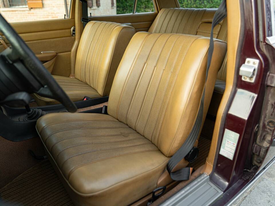 Image 28/50 of Mercedes-Benz 280 SE (1973)