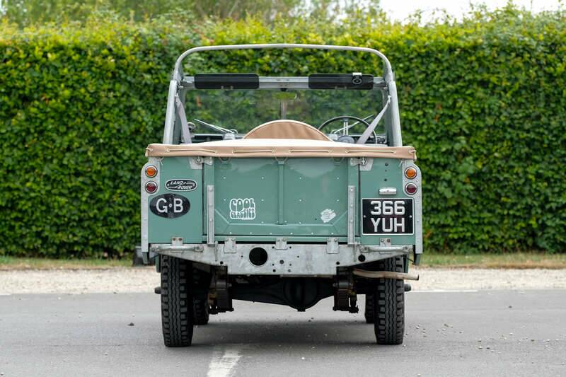 Image 13/50 of Land Rover 88 (1962)