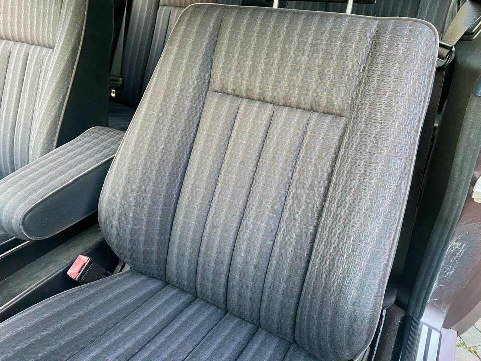 Bild 15/35 von Mercedes-Benz 230 CE (1992)