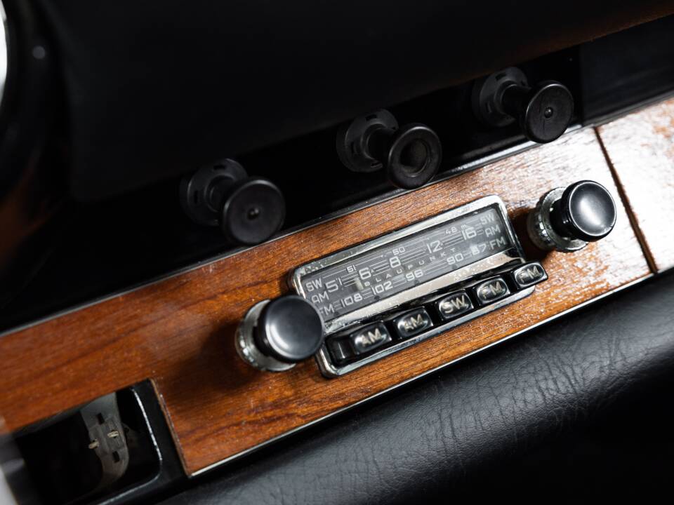 Image 18/34 of Porsche 911 2.0 S (1966)