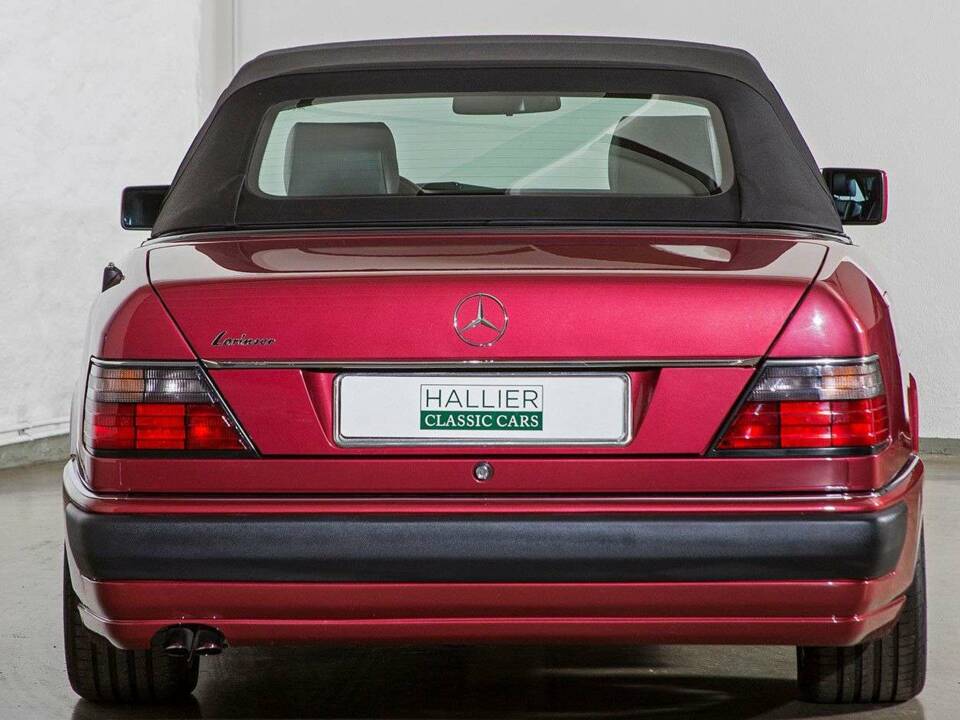 Bild 4/31 von Mercedes-Benz E 320 (1993)