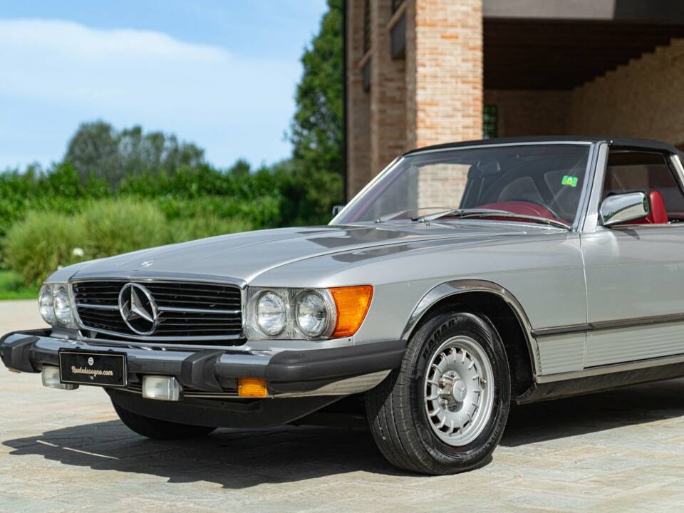 Image 10/50 de Mercedes-Benz 450 SL (1977)