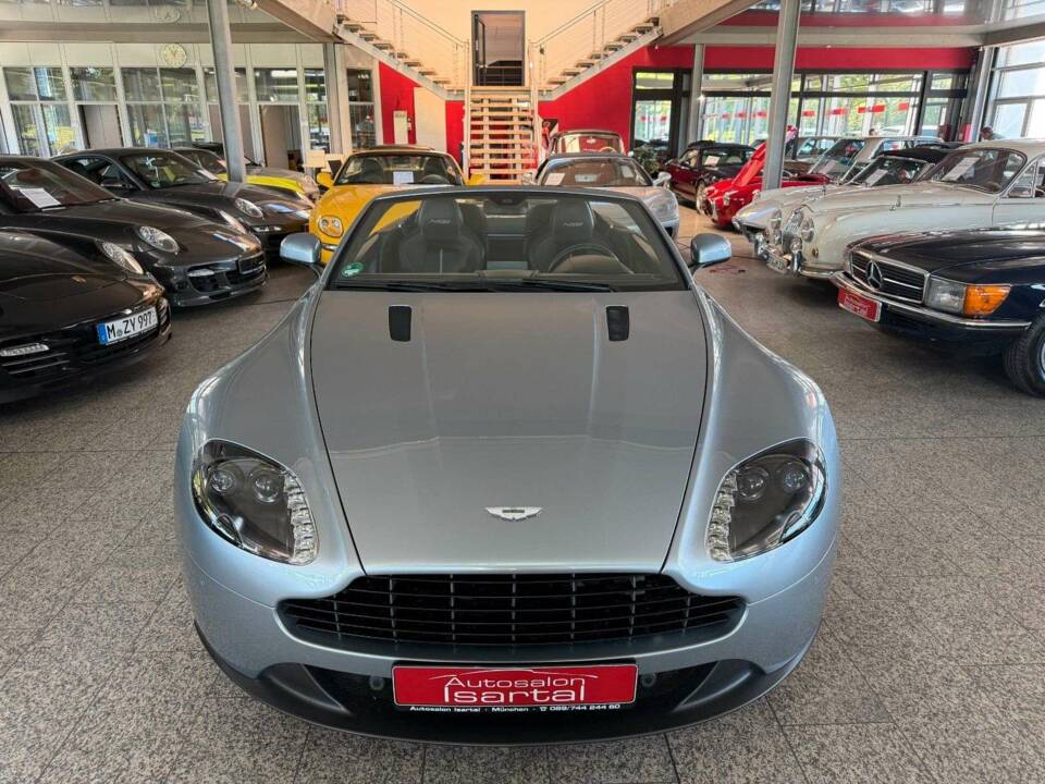 Image 39/43 of Aston Martin V8 Vantage S (2017)