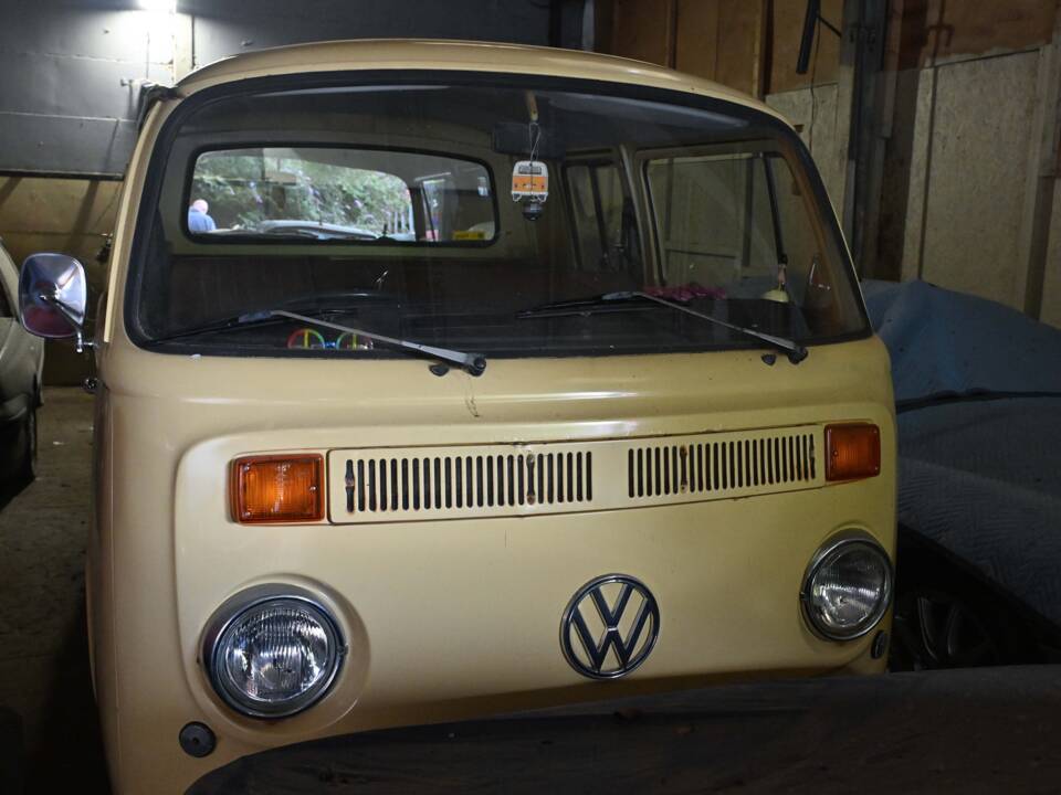 Image 6/23 of Volkswagen T2b Pickup Double Cabin (1978)