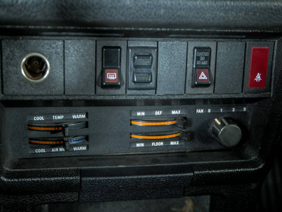 Image 25/50 of Volvo 245 GLE (1982)