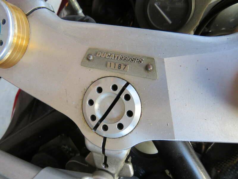 Bild 15/46 von Ducati 996 SPS (2000)