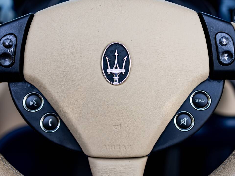 Immagine 35/36 di Maserati GranCabrio 4.7 (2010)