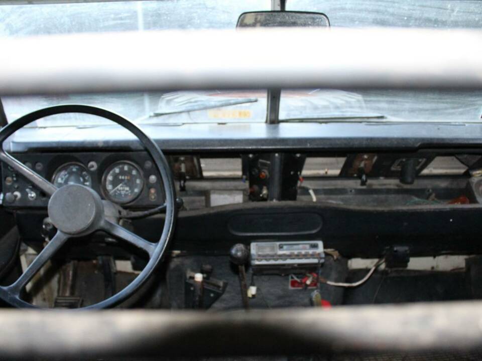 Image 20/33 of Land Rover 88 (1984)