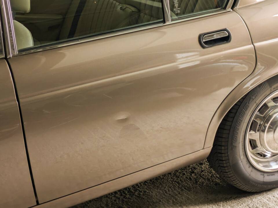 Image 13/13 of Jaguar XJ 6 4.2 (1985)