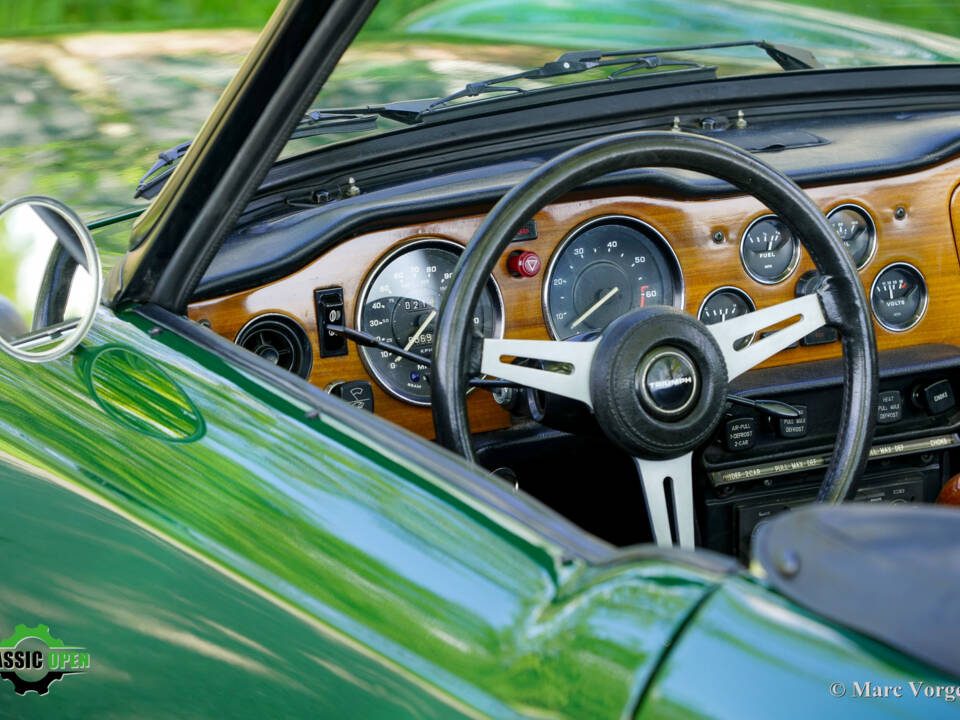 Image 31/52 of Triumph TR 6 (1973)