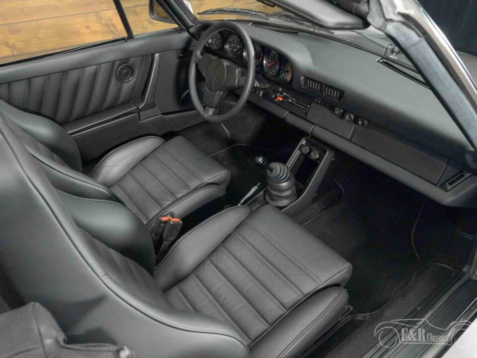 Image 13/19 of Porsche 911 SC 3.0 (1983)