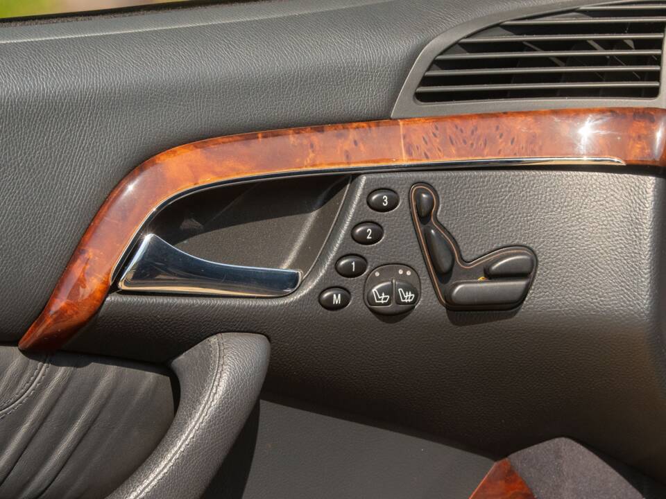 Immagine 49/50 di Mercedes-Benz S 55 AMG (2002)