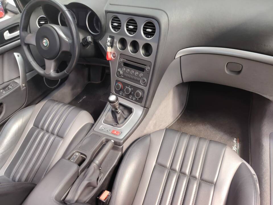 Bild 55/86 von Alfa Romeo Spider 2.2 JTS (2007)