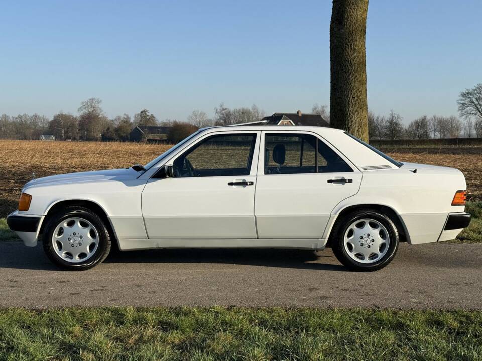 Bild 7/21 von Mercedes-Benz 190 E 1.8 (1990)