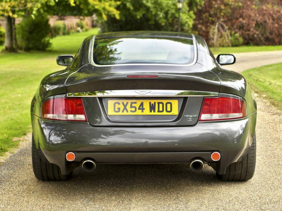 Bild 11/50 von Aston Martin V12 Vanquish S (2005)