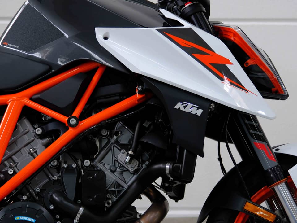 Image 14/83 of KTM 1290 Super Duke R (2018)