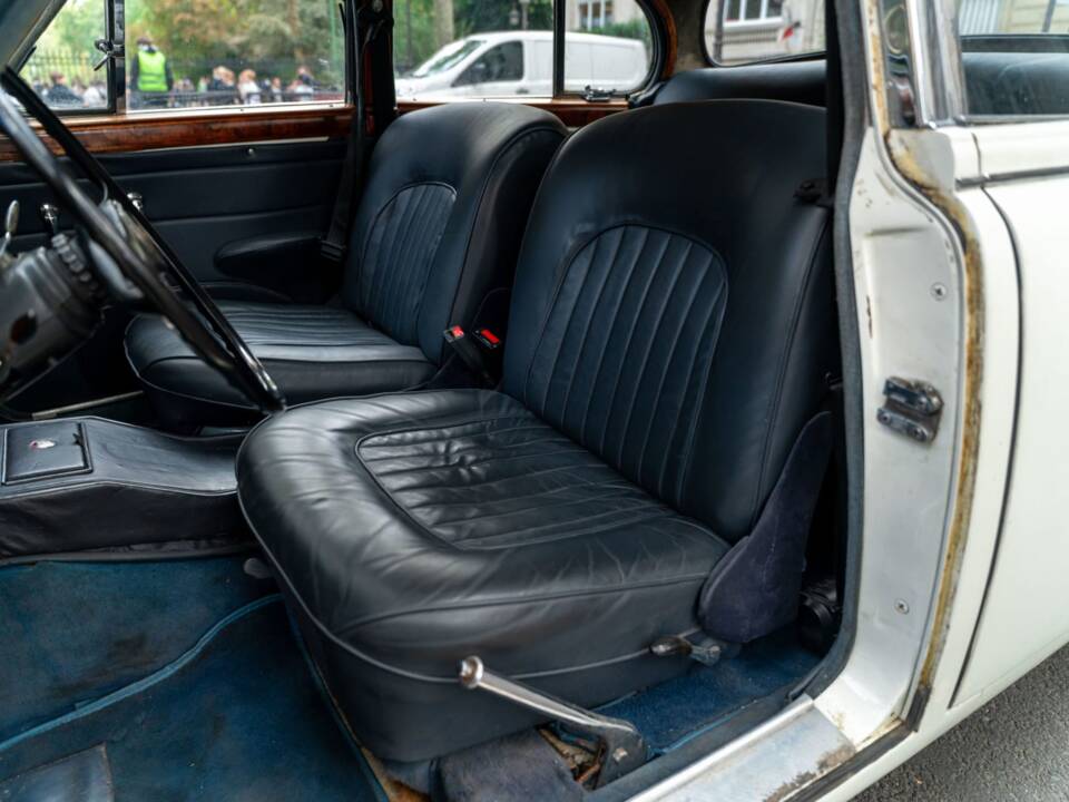 Image 12/15 de Jaguar Mk II 3.4 (1964)