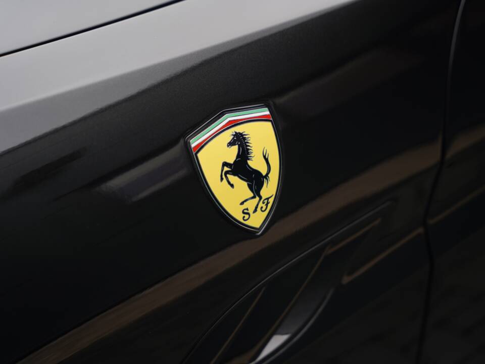 Imagen 41/50 de Ferrari California (2011)