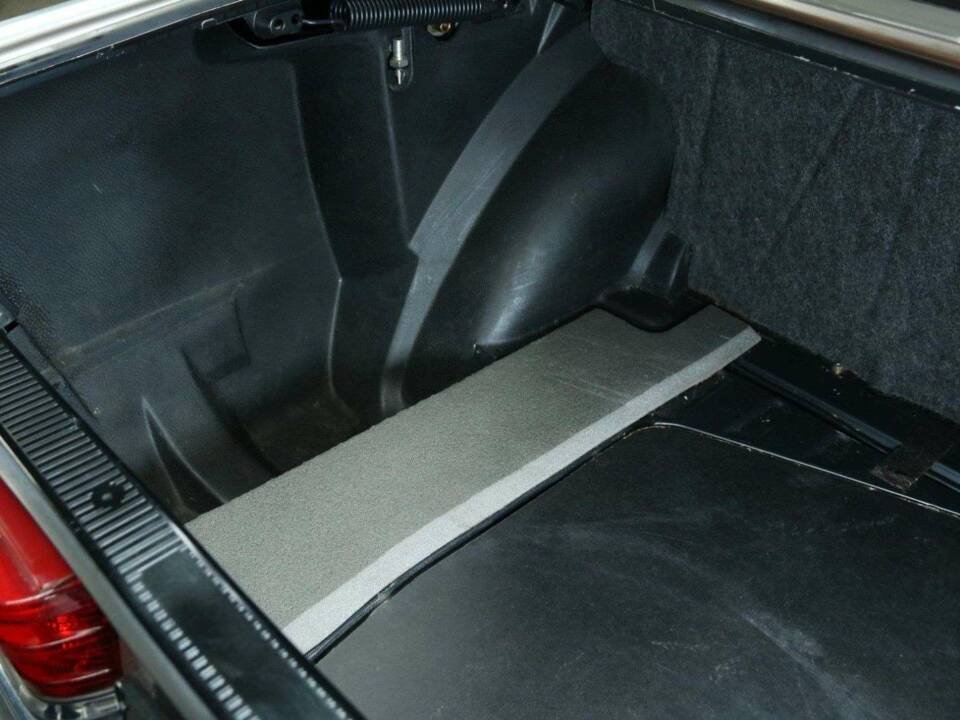 Image 33/50 of Mercedes-Benz 280 CE (1980)