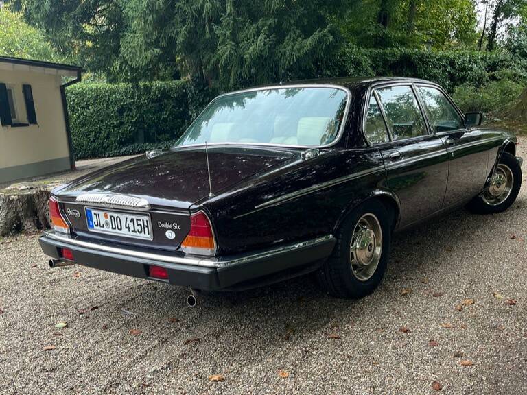 Afbeelding 6/8 van Daimler Double Six (1992)