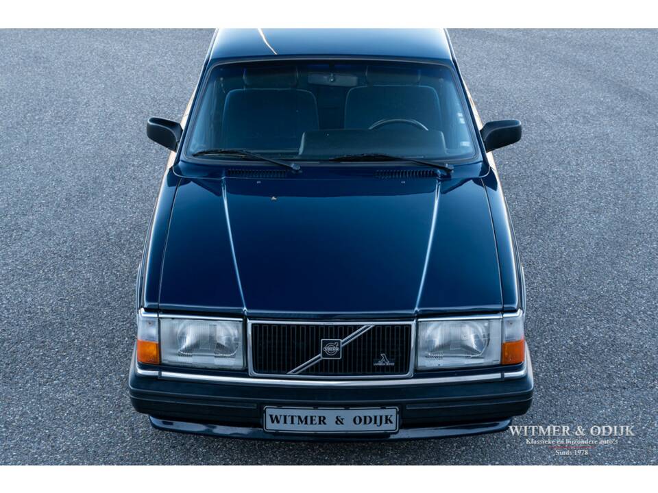 Image 13/28 of Volvo 240 (1992)