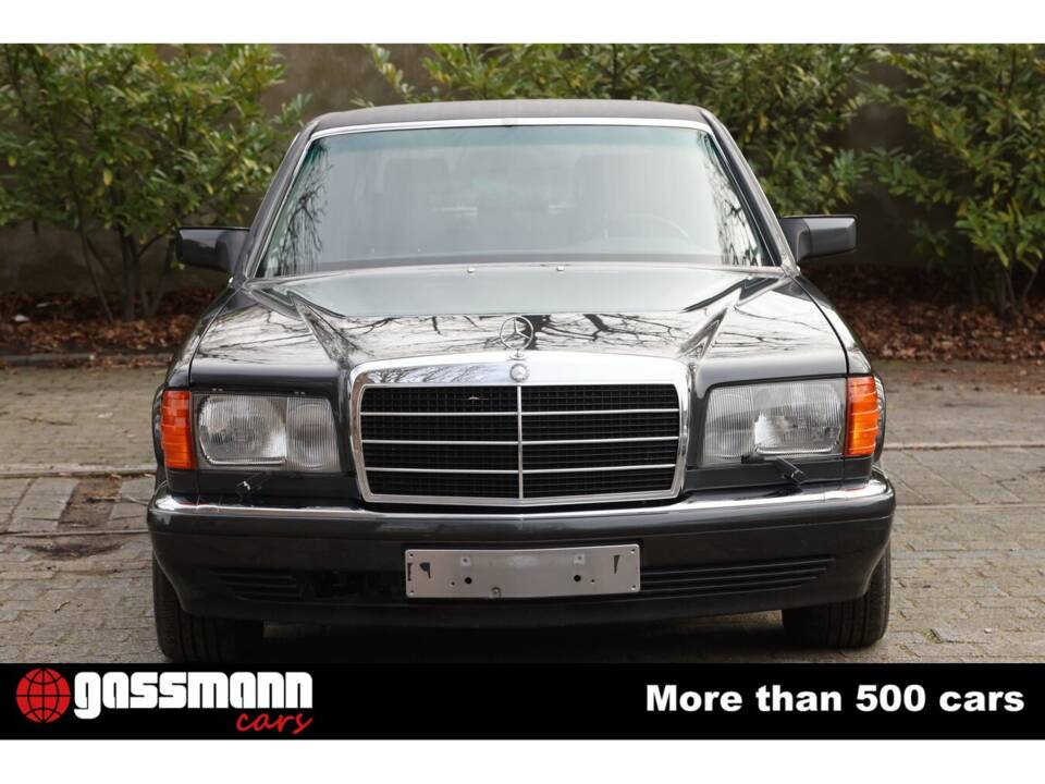 Afbeelding 2/15 van Mercedes-Benz 560 SEL (1990)