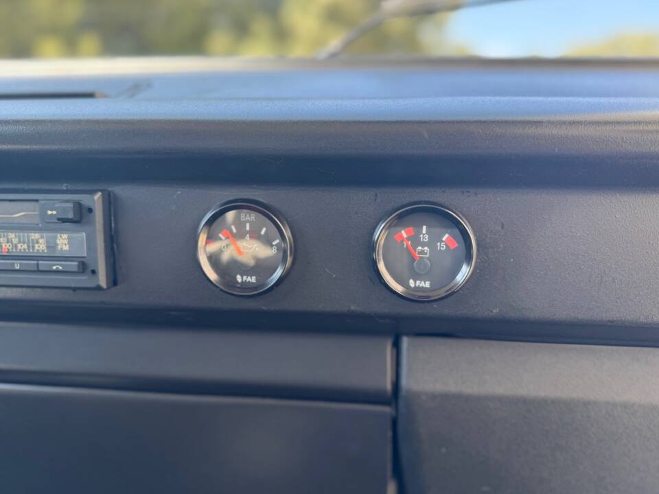 Bild 22/37 von Volkswagen T3 Caravelle 1.9 (1989)