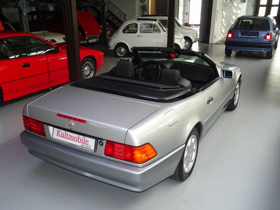 Image 3/25 of Mercedes-Benz SL 280 (1995)