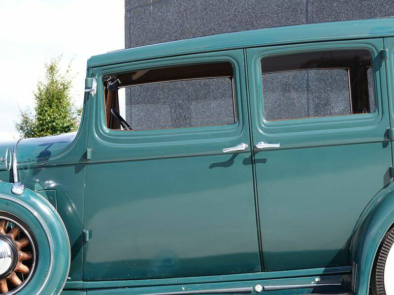 Image 7/15 of Pierce-Arrow Model 54 Sedan (1932)