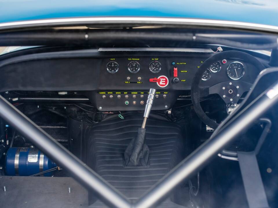 Image 12/18 of TVR Griffith 400 (1965)