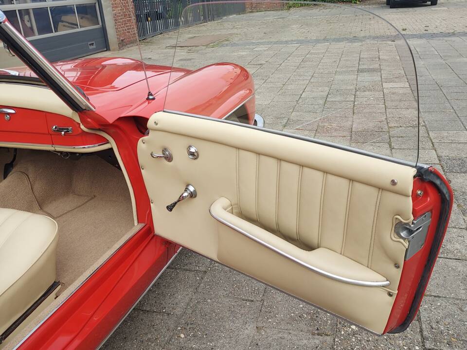 Image 12/34 of Mercedes-Benz 190 SL (1959)