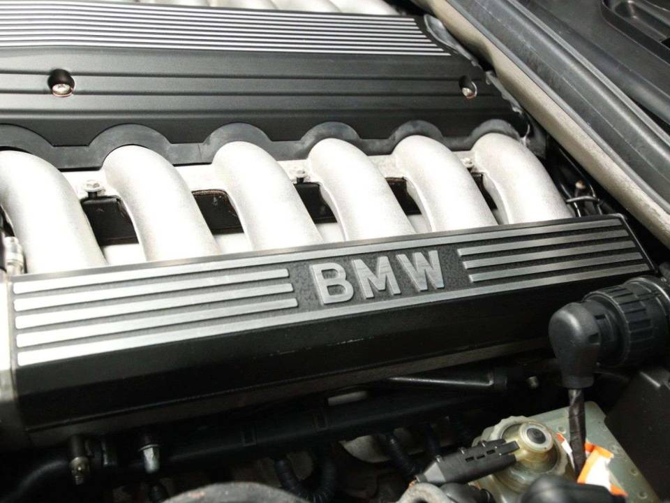Image 28/30 de BMW 850CSi (1992)